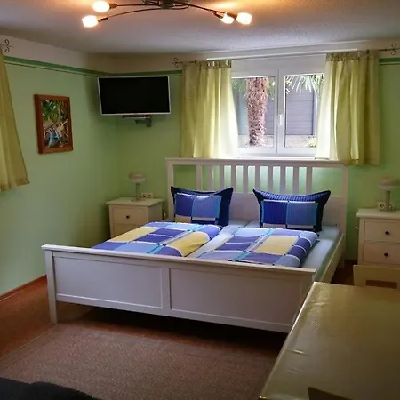 Gaestezimmer Sieg רוסט